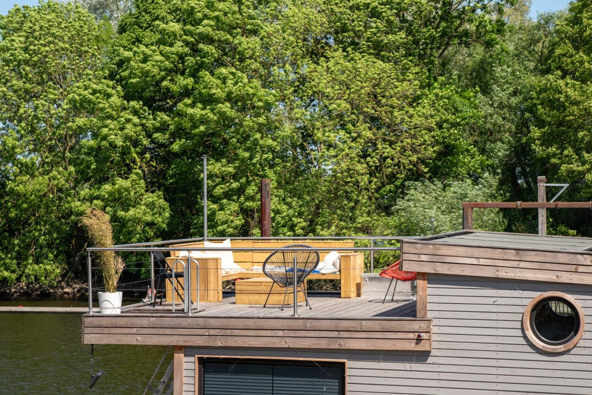 Hotel Hausboot Off Im Diamantgraben An Der Elbe Hamburgo Exterior foto
